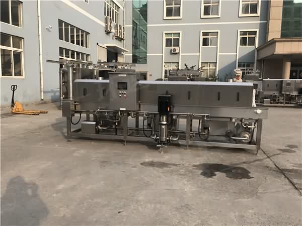 物流周轉(zhuǎn)箱清洗機(jī) 各類膠筐折疊箱專用高壓噴淋清洗設(shè)備 物流周轉(zhuǎn)箱清洗機(jī) 各類膠筐折疊箱專用高壓噴淋清洗設(shè)備