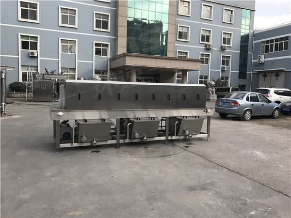 優質塑料箱清洗機 清洗量900只小時 擺動清洗